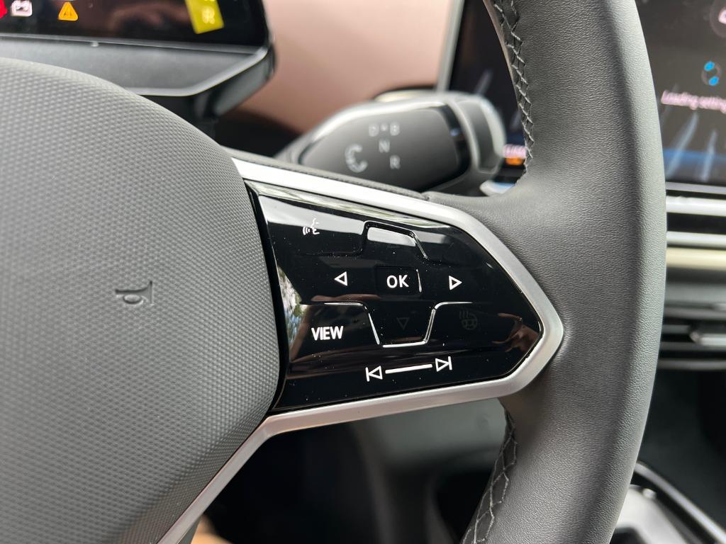 new 2025 Volkswagen ID.4 car, priced at $40,719