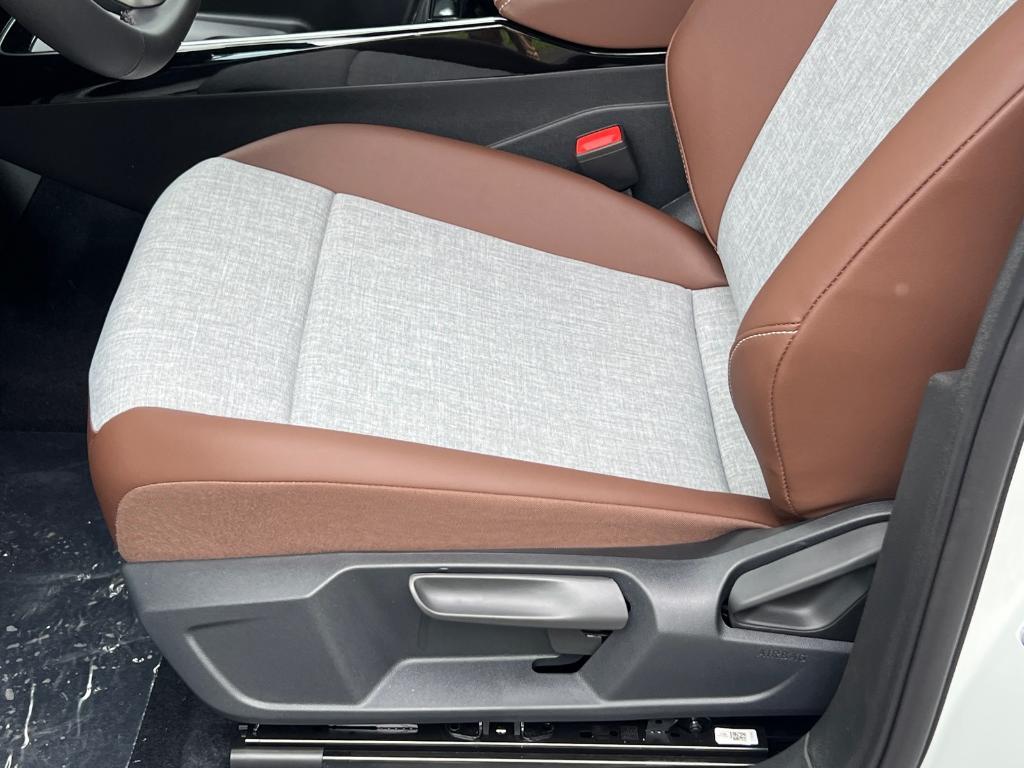 new 2025 Volkswagen ID.4 car, priced at $40,719