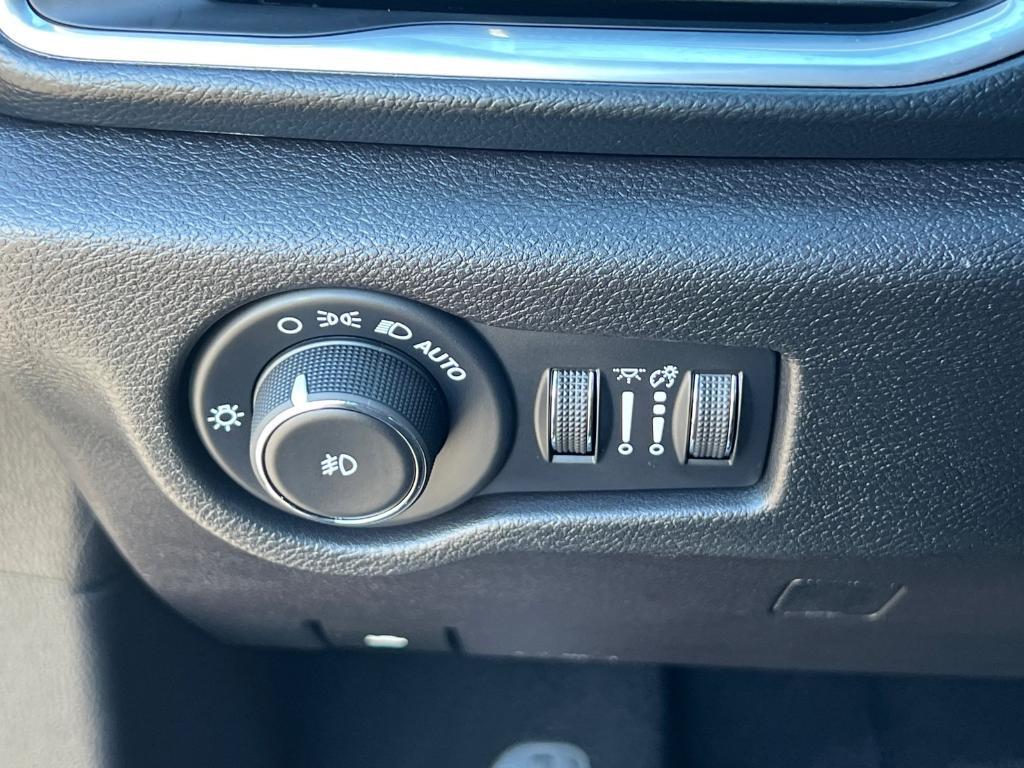 used 2019 Chrysler Pacifica car, priced at $18,547