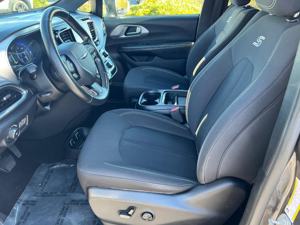 used 2019 Chrysler Pacifica car, priced at $18,547