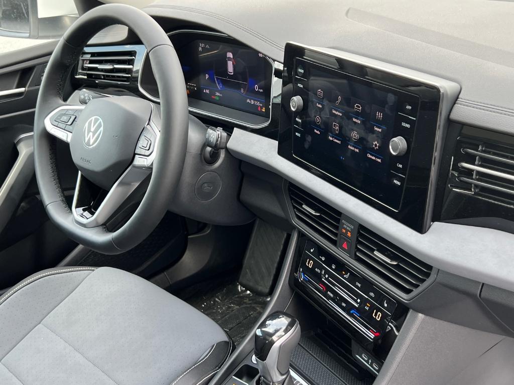 new 2025 Volkswagen Jetta car