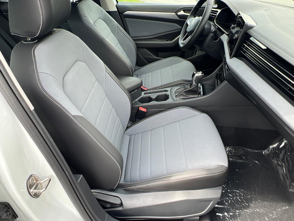 new 2025 Volkswagen Jetta car