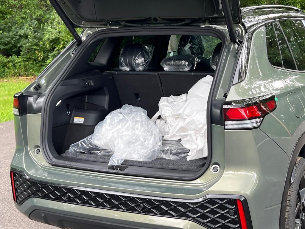 new 2025 Volkswagen Tiguan car, priced at $38,667