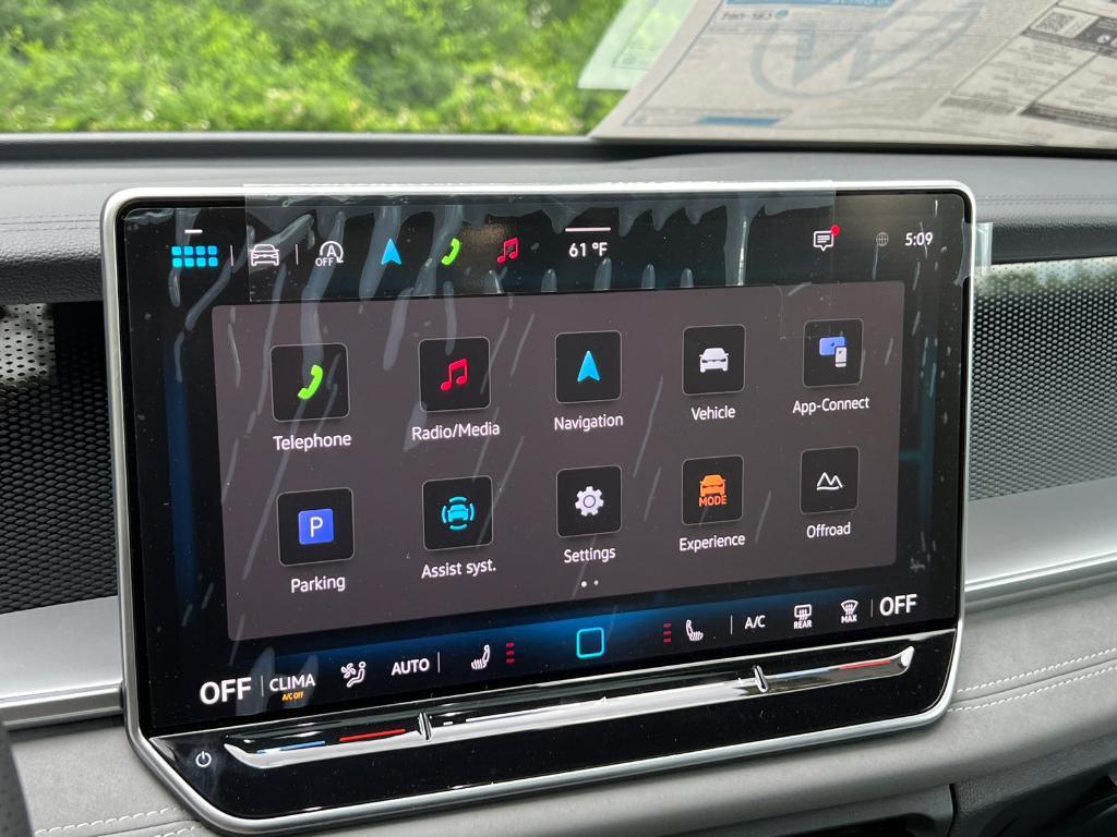 new 2025 Volkswagen Tiguan car, priced at $38,667