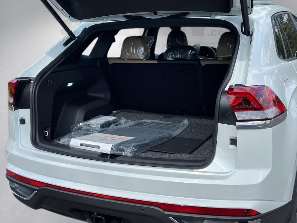 new 2026 Volkswagen Atlas Cross Sport car, priced at $46,538