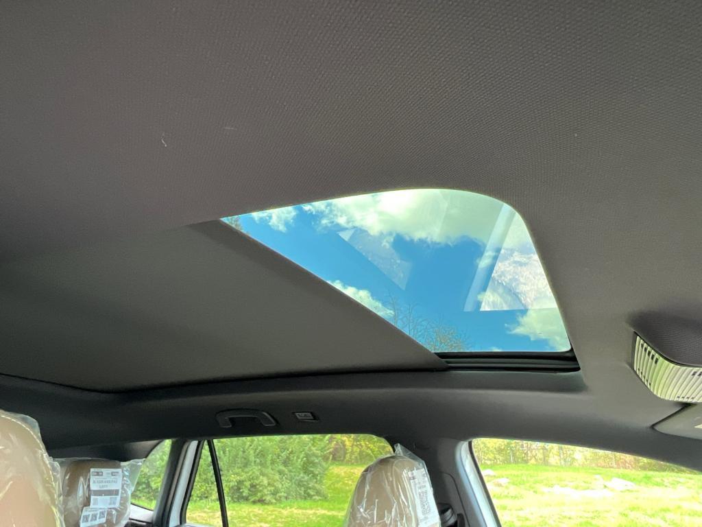 new 2026 Volkswagen Atlas Cross Sport car, priced at $46,538