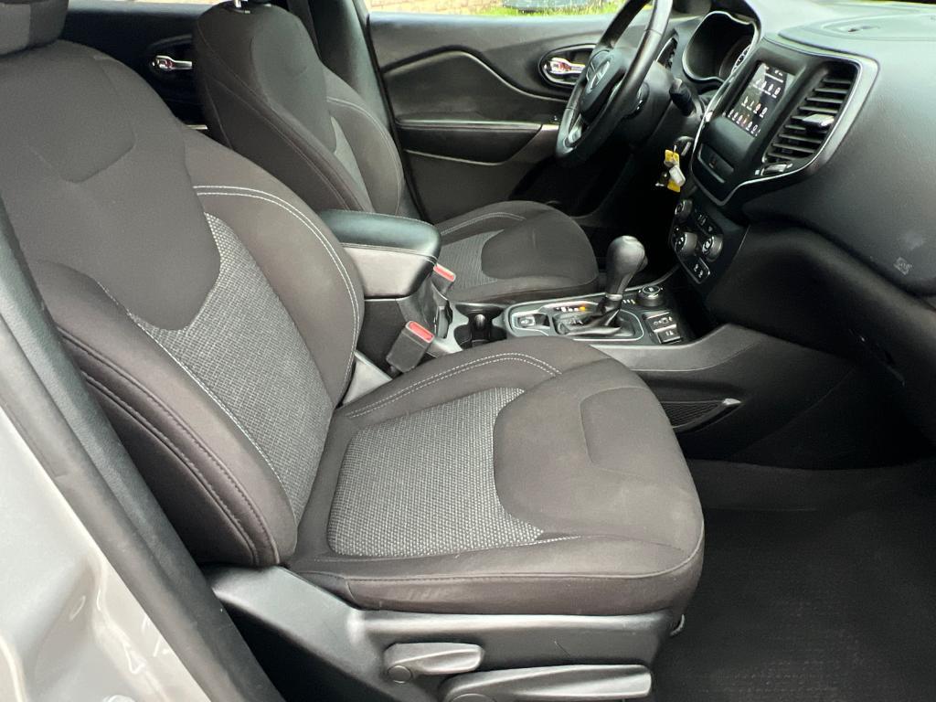 used 2019 Jeep Cherokee car, priced at $10,256