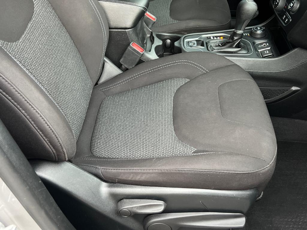 used 2019 Jeep Cherokee car, priced at $10,256