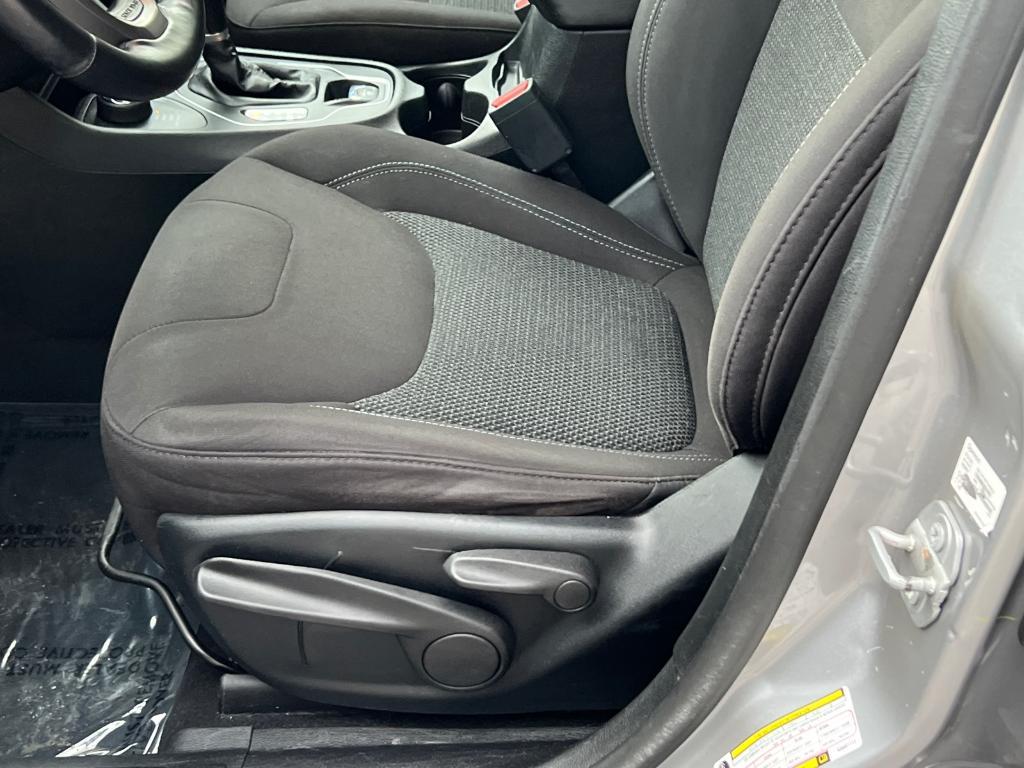 used 2019 Jeep Cherokee car, priced at $10,256
