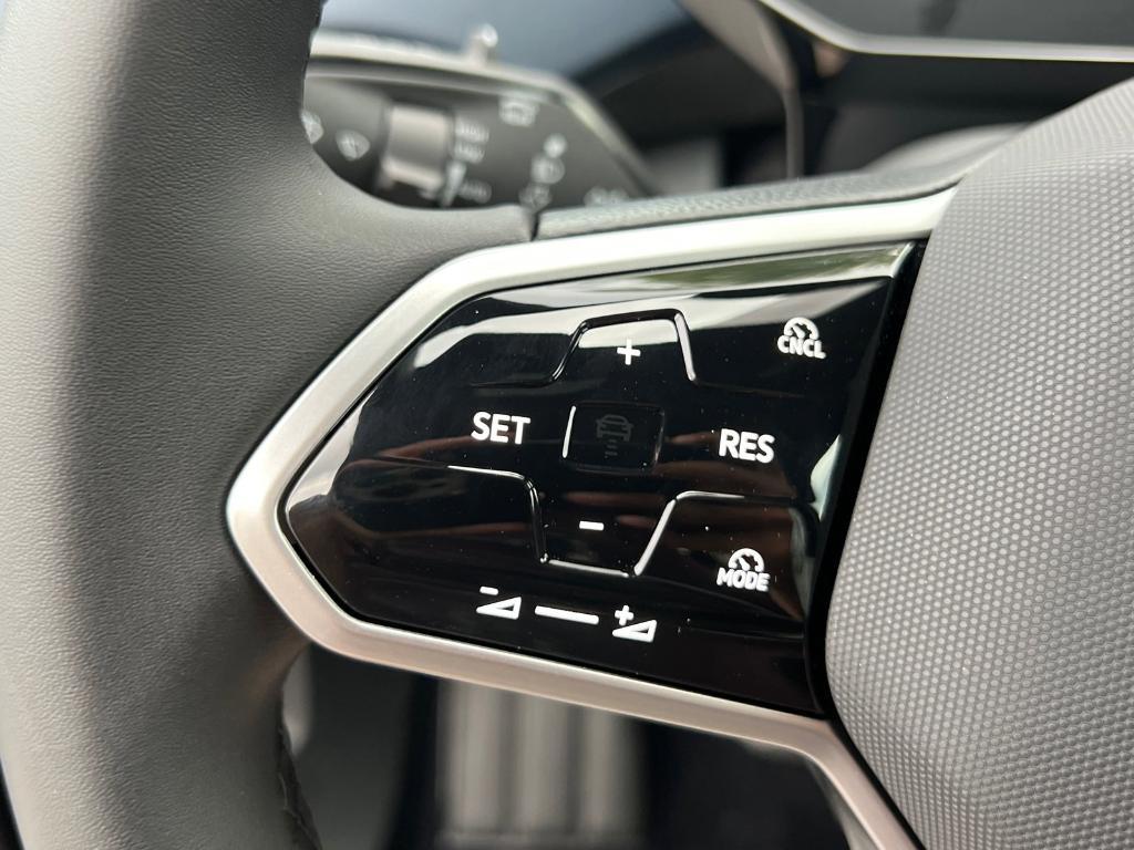 new 2025 Volkswagen ID.4 car, priced at $49,672