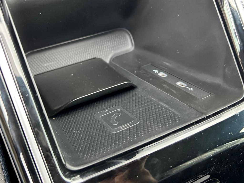 new 2025 Volkswagen ID.4 car, priced at $49,672