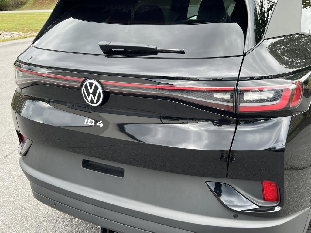 new 2025 Volkswagen ID.4 car, priced at $49,672