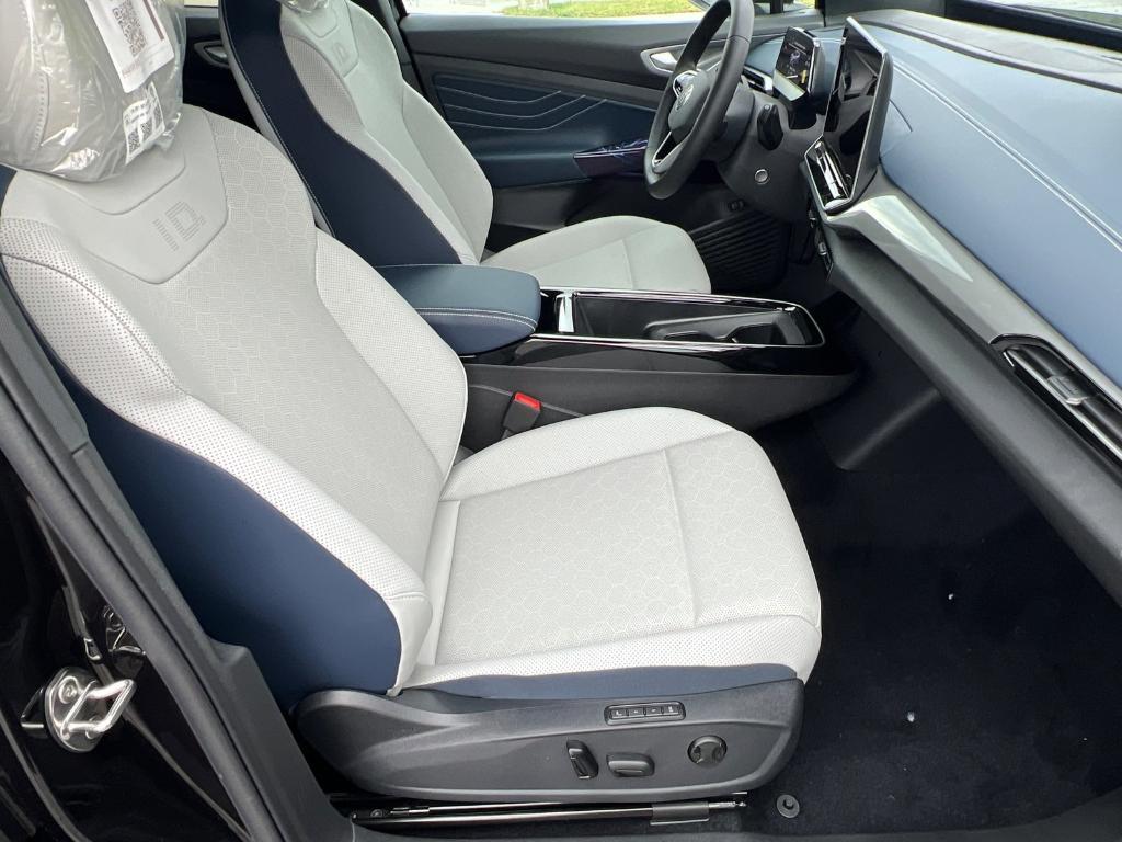 new 2025 Volkswagen ID.4 car, priced at $49,672