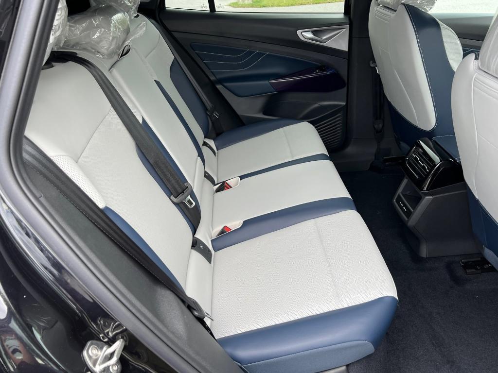 new 2025 Volkswagen ID.4 car, priced at $49,672