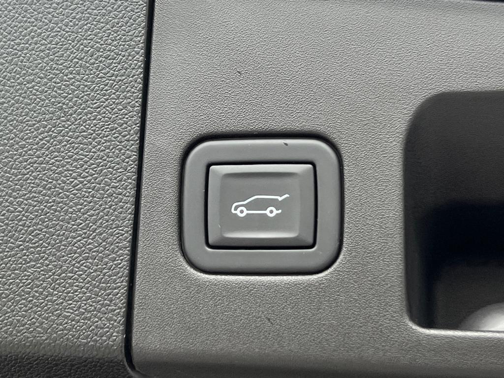 used 2024 Cadillac XT4 car, priced at $33,251