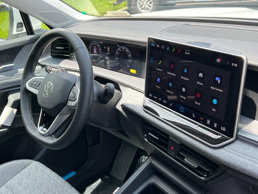new 2025 Volkswagen Tiguan car, priced at $30,220