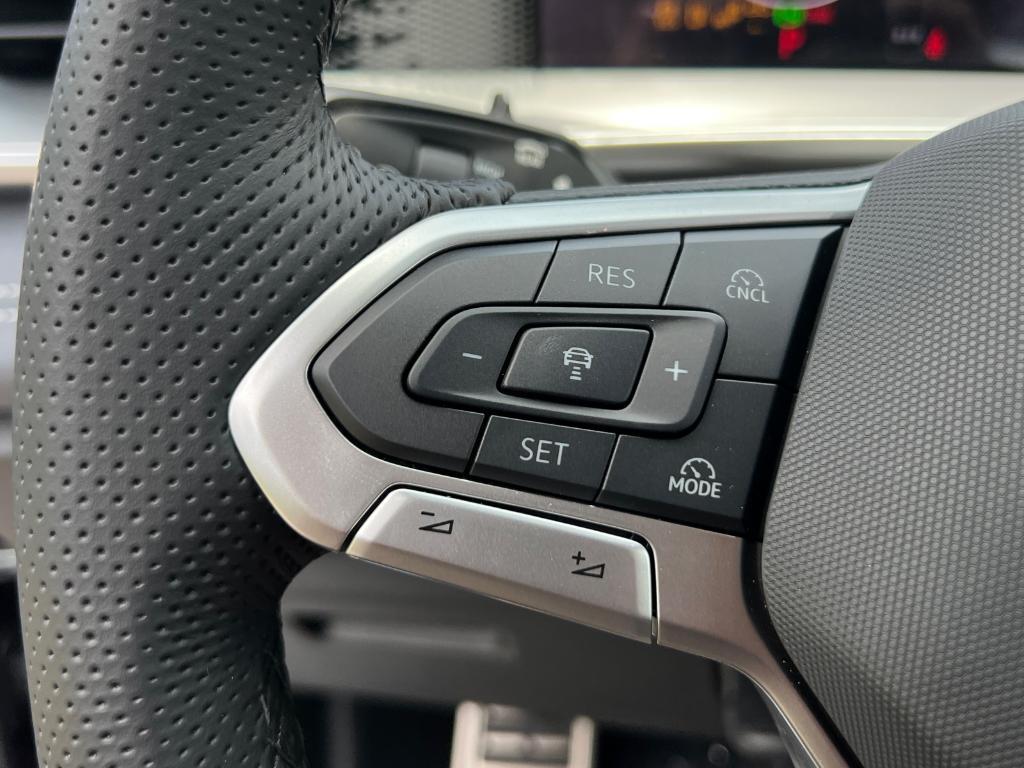 new 2025 Volkswagen Tiguan car, priced at $37,850