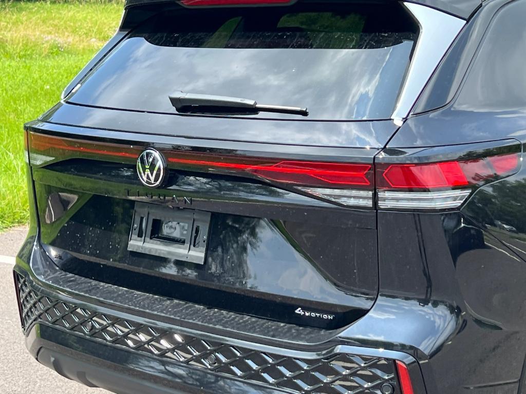new 2025 Volkswagen Tiguan car, priced at $37,850