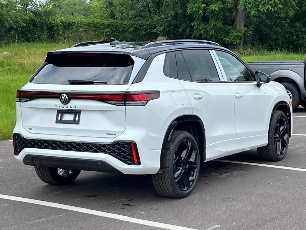 new 2025 Volkswagen Tiguan car, priced at $38,667