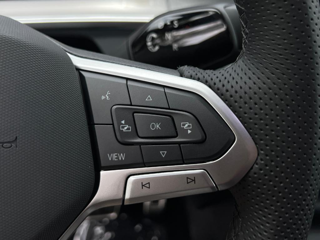 new 2025 Volkswagen Tiguan car, priced at $38,667