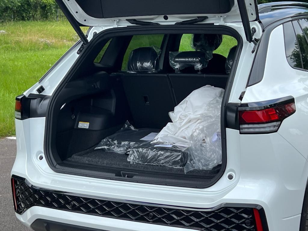 new 2025 Volkswagen Tiguan car, priced at $38,667