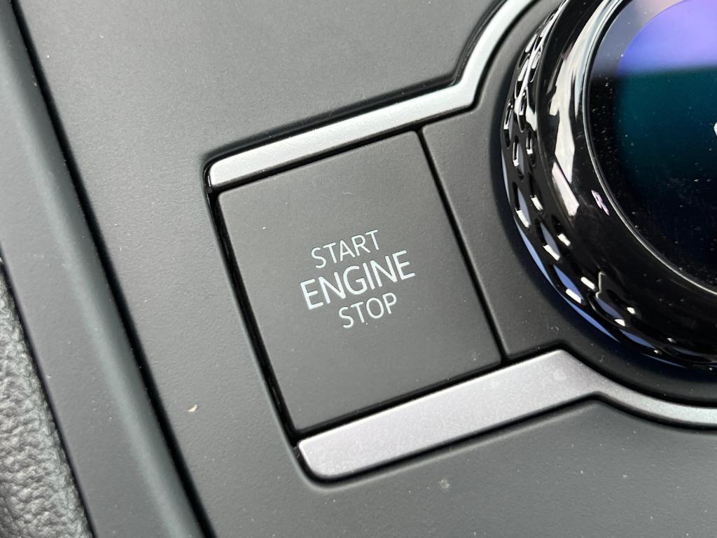 new 2025 Volkswagen Tiguan car, priced at $38,667