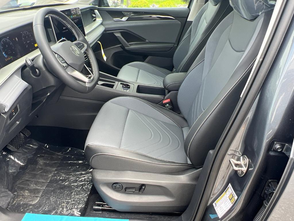 new 2025 Volkswagen Tiguan car, priced at $34,323
