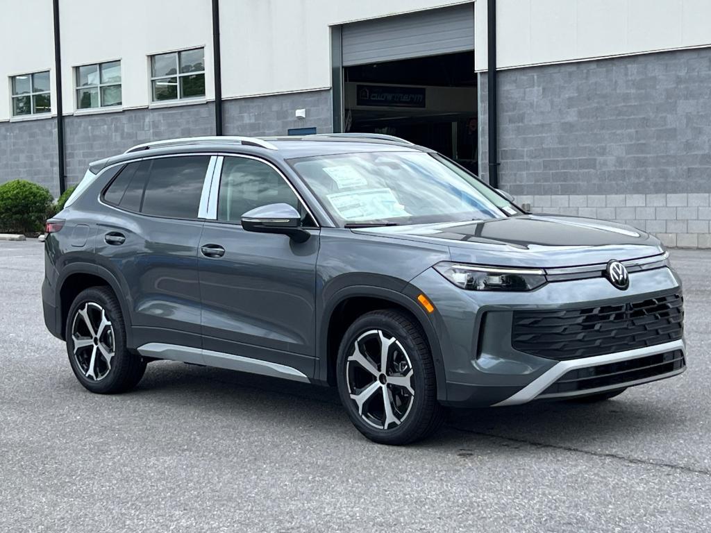 new 2025 Volkswagen Tiguan car, priced at $32,589