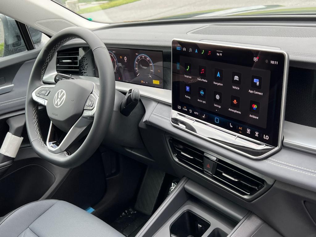 new 2025 Volkswagen Tiguan car, priced at $32,589