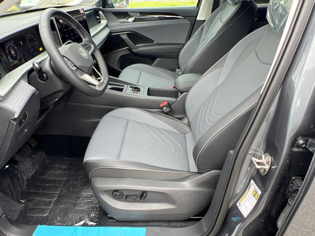 new 2025 Volkswagen Tiguan car, priced at $32,589