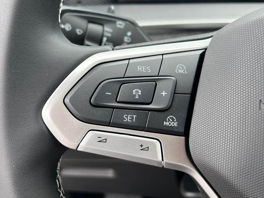 new 2025 Volkswagen Tiguan car, priced at $29,952