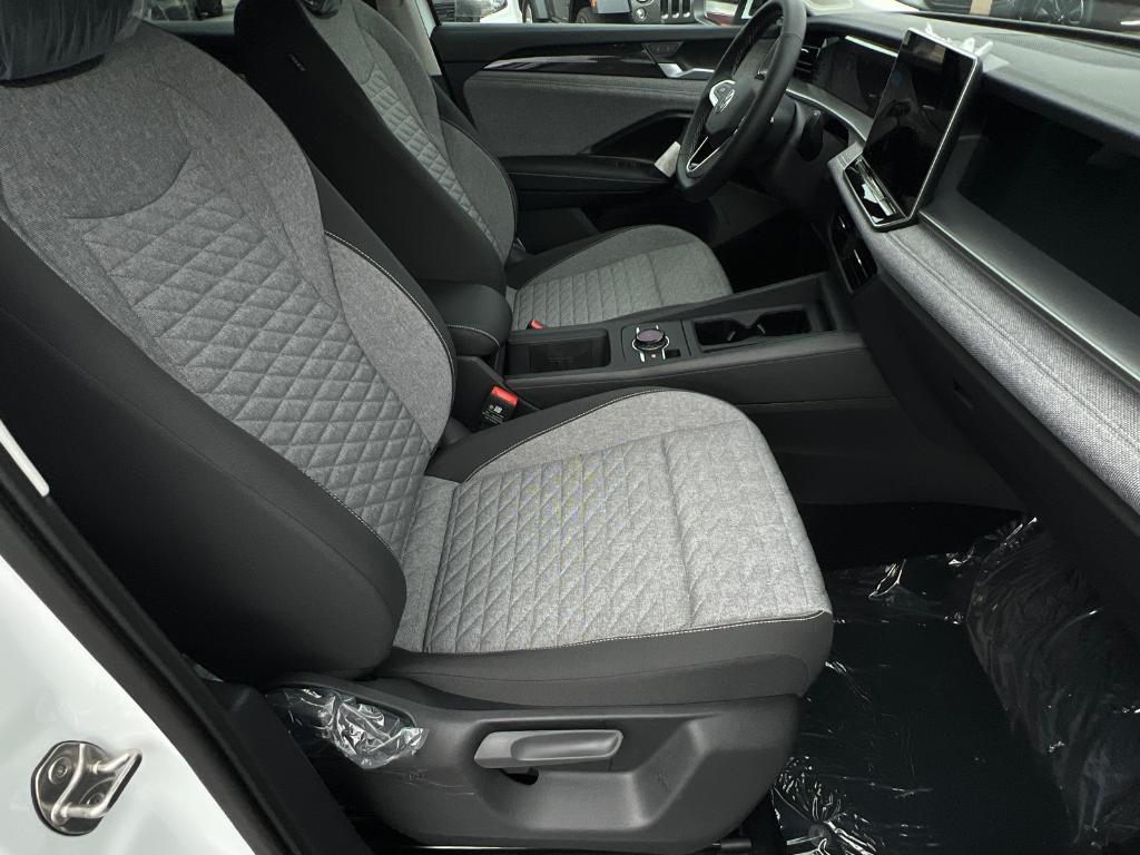 new 2025 Volkswagen Tiguan car, priced at $29,952