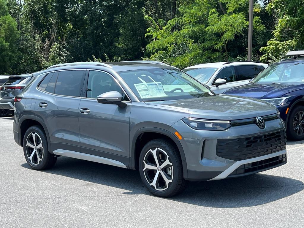 new 2025 Volkswagen Tiguan car, priced at $34,323