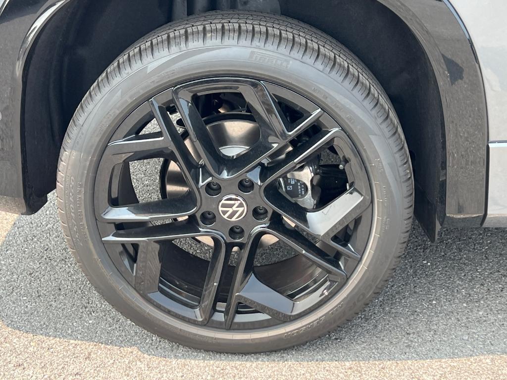 new 2025 Volkswagen Tiguan car, priced at $37,850