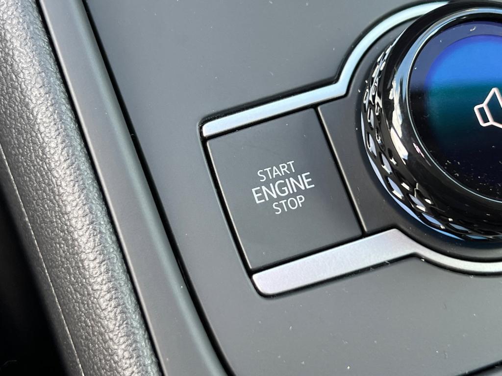 new 2025 Volkswagen Tiguan car, priced at $30,654