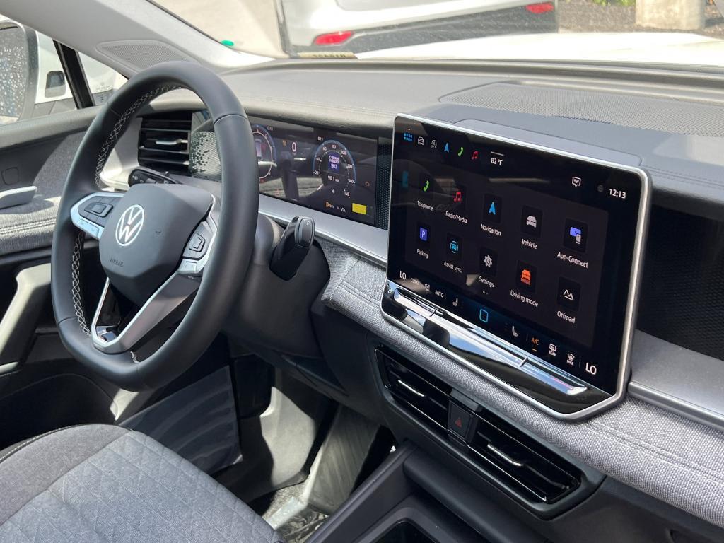 new 2025 Volkswagen Tiguan car, priced at $30,654