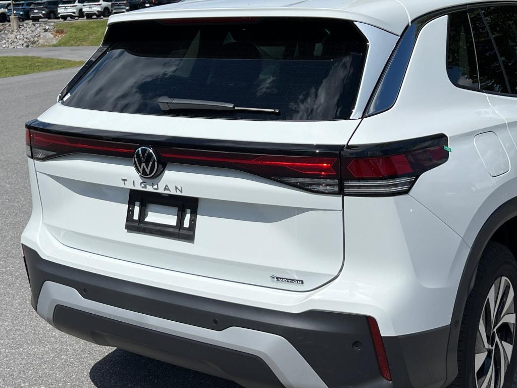 new 2025 Volkswagen Tiguan car, priced at $30,654