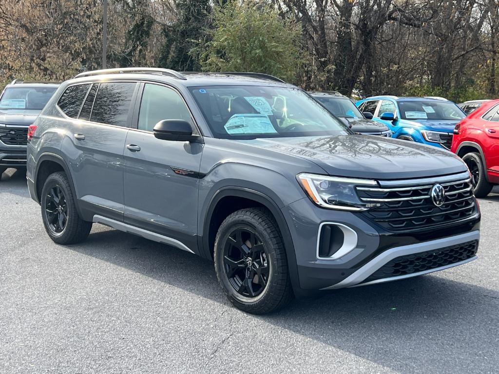 new 2025 Volkswagen Atlas car, priced at $45,901