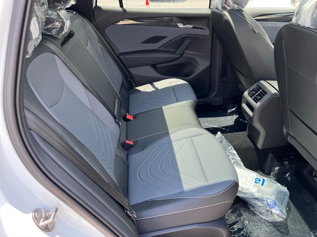 new 2025 Volkswagen Tiguan car, priced at $37,167