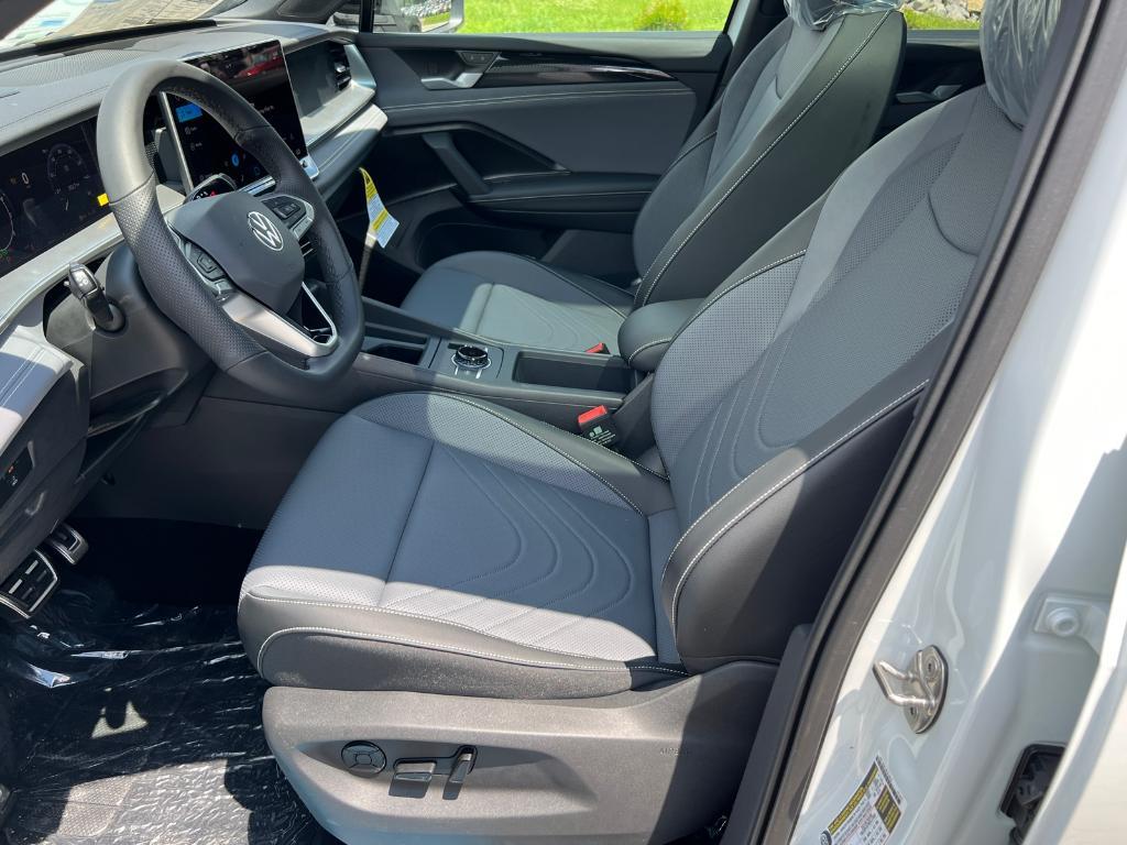 new 2025 Volkswagen Tiguan car, priced at $37,167