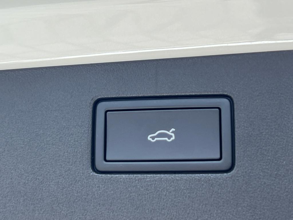 new 2025 Volkswagen Tiguan car, priced at $37,167
