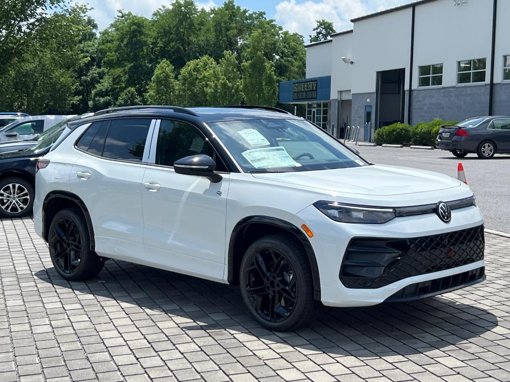 new 2025 Volkswagen Tiguan car, priced at $37,167