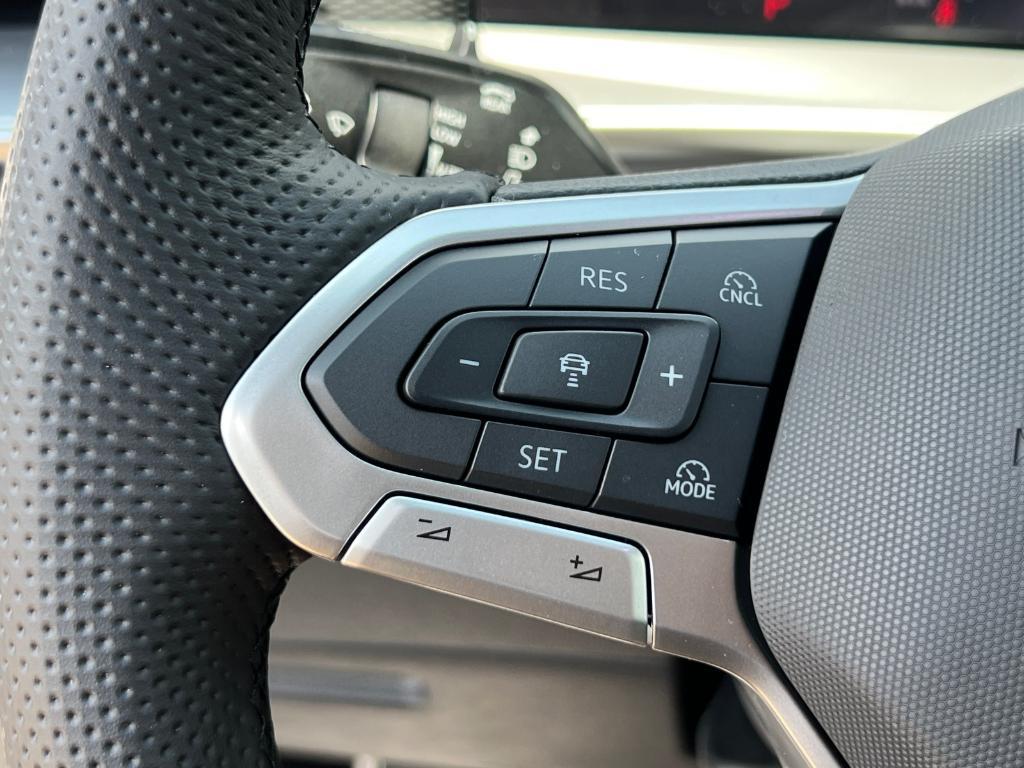 new 2025 Volkswagen Tiguan car, priced at $37,167