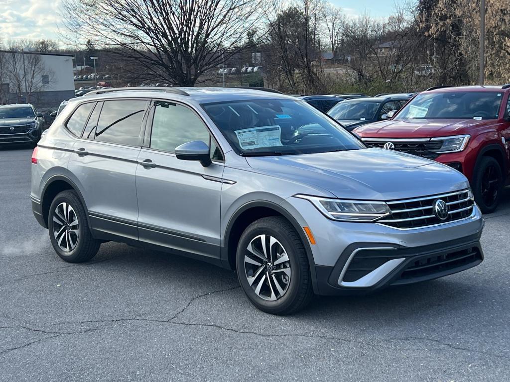 new 2024 Volkswagen Tiguan car, priced at $25,359