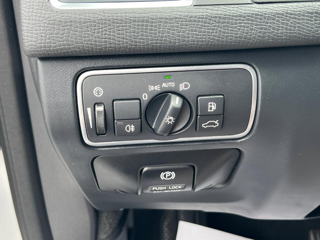 used 2015 Volvo XC60 car, priced at $8,525