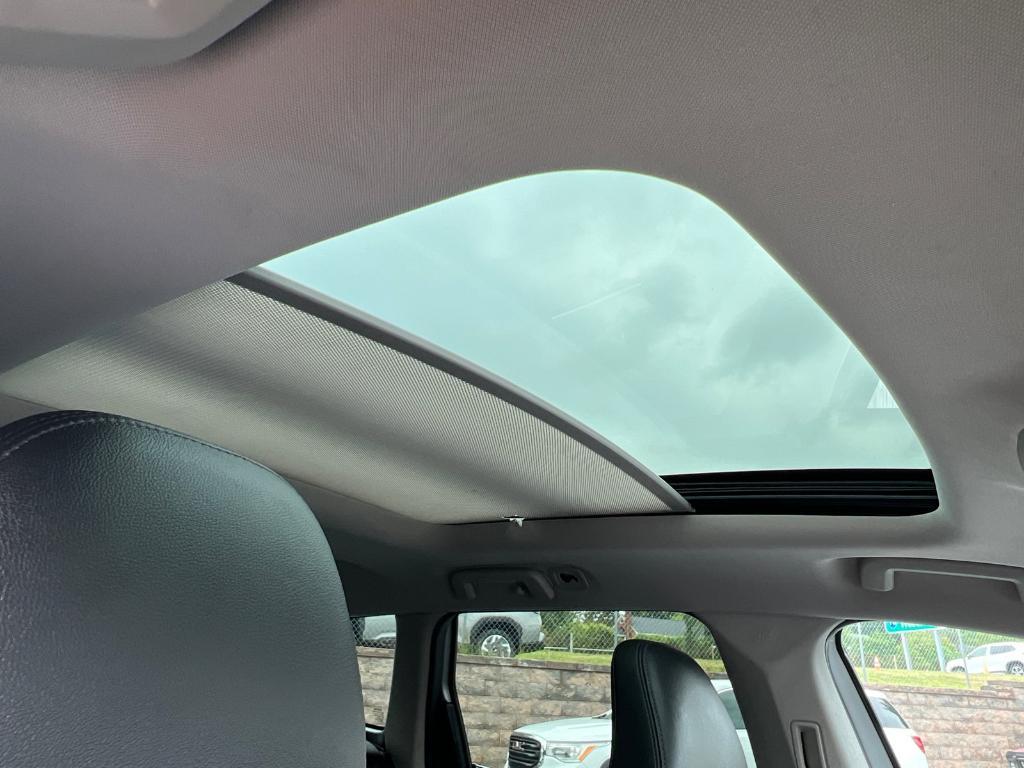 used 2015 Volvo XC60 car, priced at $8,525