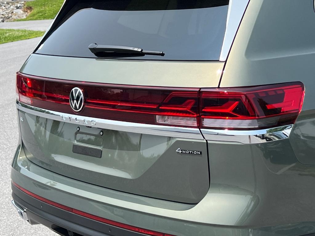 new 2025 Volkswagen Atlas car, priced at $45,983