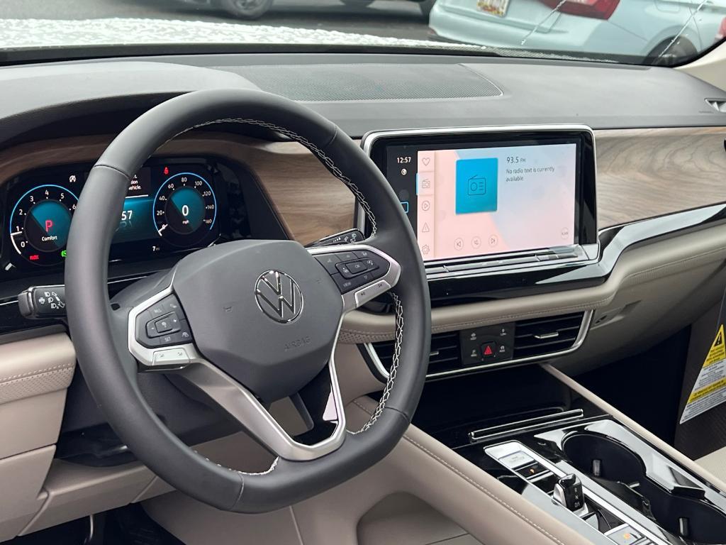 new 2025 Volkswagen Atlas car, priced at $42,684