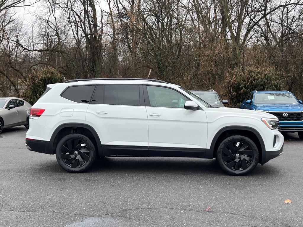 new 2025 Volkswagen Atlas car, priced at $42,684