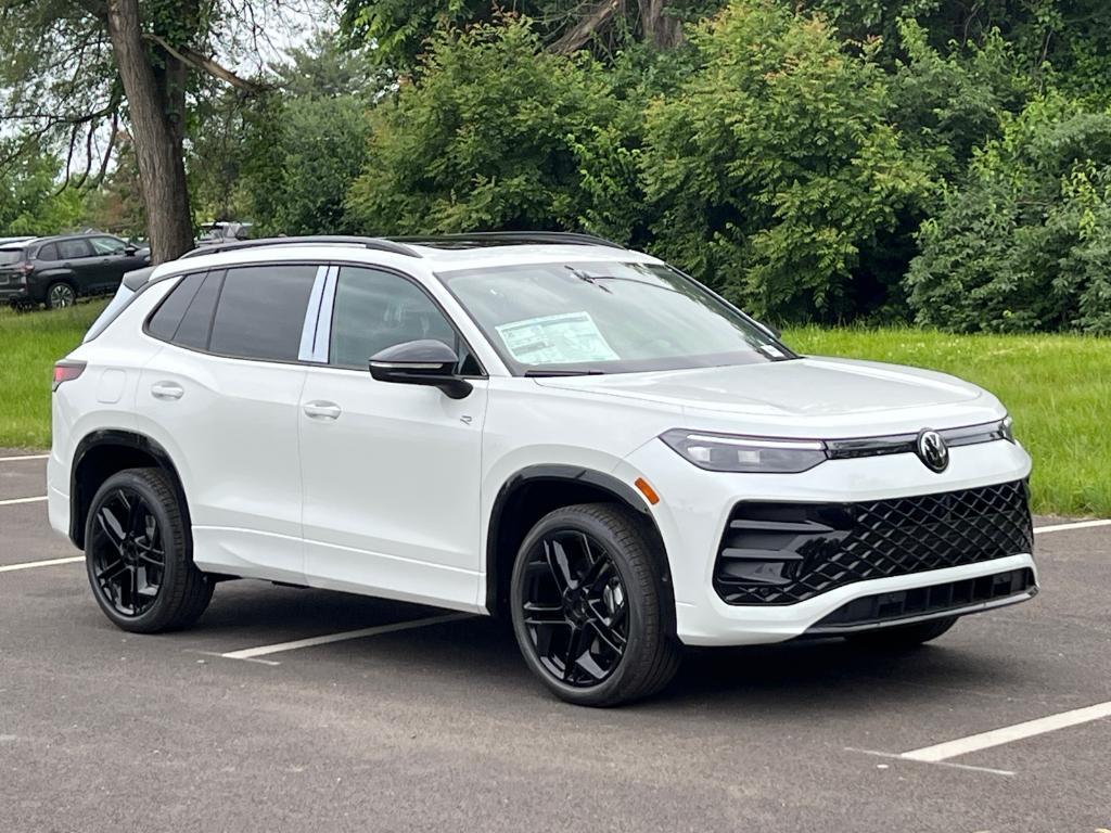 new 2025 Volkswagen Tiguan car, priced at $38,287